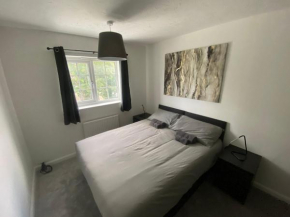 Charming 3 bedroom house with free parking